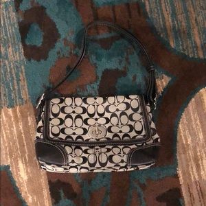 EUC Coach Hamptons Signature Flap Handbag